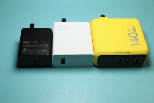 价值279元的奥海140W充电头