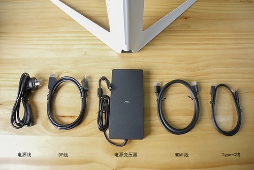 极致创新！雷鸟Q8曲屏显示器开启惊艳之旅，感受沉浸游戏体验