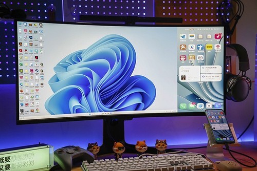 极致创新！雷鸟Q8曲屏显示器开启惊艳之旅，感受沉浸游戏体验