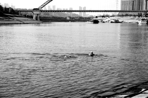 武汉长江边 街拍一组！