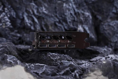 速速拿下这款新卡，影驰RTX 5070 FIRE评测