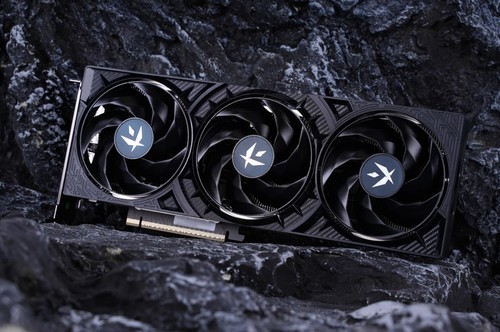 速速拿下这款新卡，影驰RTX 5070 FIRE评测