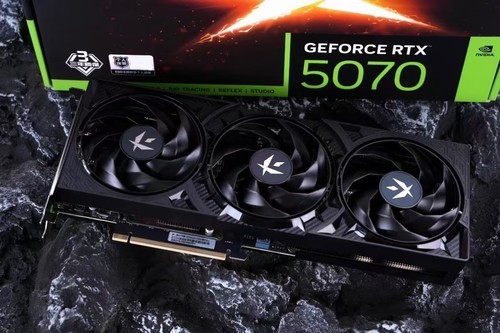速速拿下这款新卡，影驰RTX 5070 FIRE评测