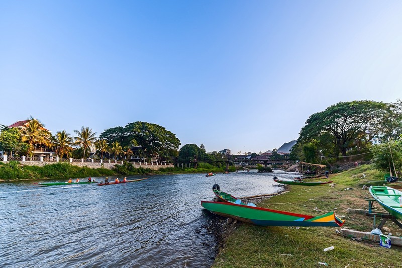 海外风情 :老挝 · 万荣 · 坐长尾船游南松河-中关村在线摄影论坛