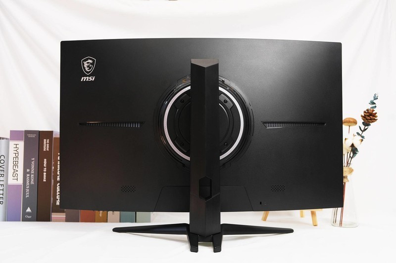 叫板四小金刚：微星PAG321CQR电竞显示器