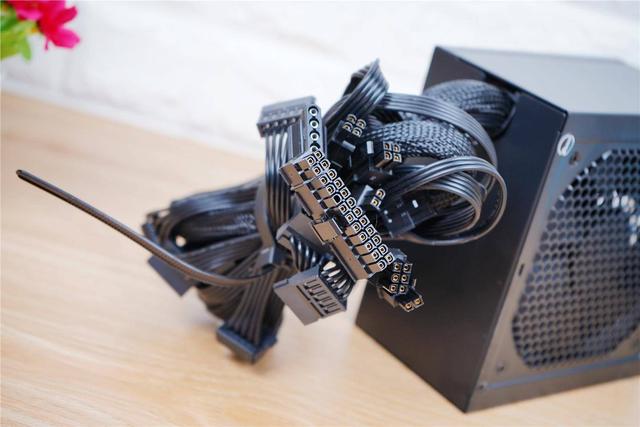 海韵出品，品质保证——海韵 游戏酷核CORE GX650电源简评