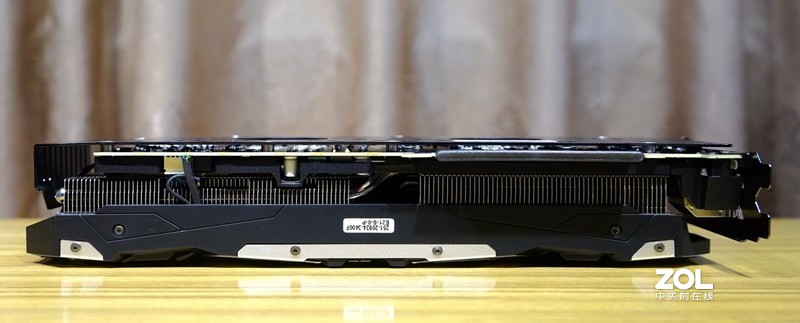 学生哥入学的游戏凶器，4K分辨率下通杀所有游戏？索泰RTX2080super至尊PLUS OC详测