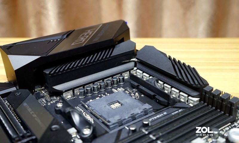 学生哥入学的游戏凶器，4K分辨率下通杀所有游戏？索泰RTX2080super至尊PLUS OC详测