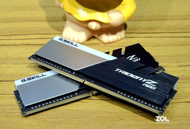 学生哥入学的游戏凶器，4K分辨率下通杀所有游戏？索泰RTX2080super至尊PLUS OC详测