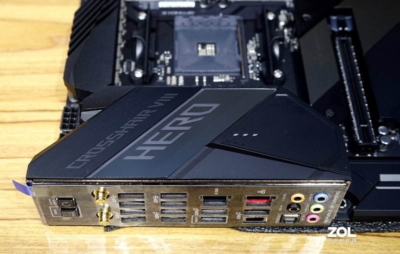 学生哥入学的游戏凶器，4K分辨率下通杀所有游戏？索泰RTX2080super至尊PLUS OC详测