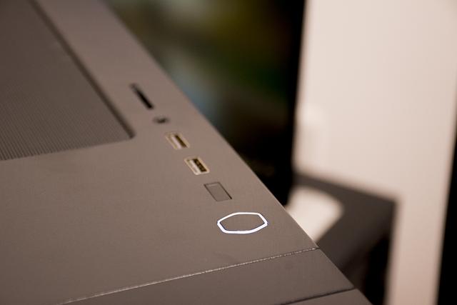 为电脑换个马甲，装酷冷S600机箱和V650电源