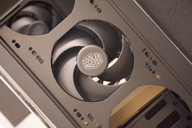 为电脑换个马甲，装酷冷S600机箱和V650电源