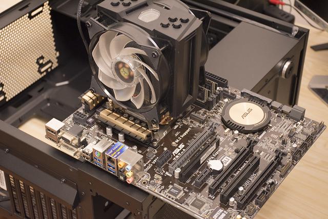 为电脑换个马甲，装酷冷S600机箱和V650电源