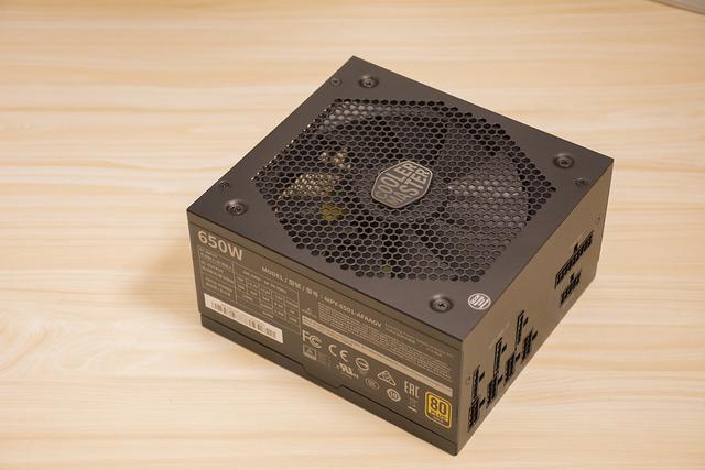 为电脑换个马甲，装酷冷S600机箱和V650电源