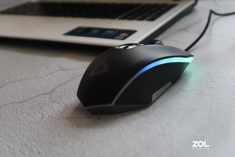 让达尔优EM925Pro游戏鼠标助你一臂之力