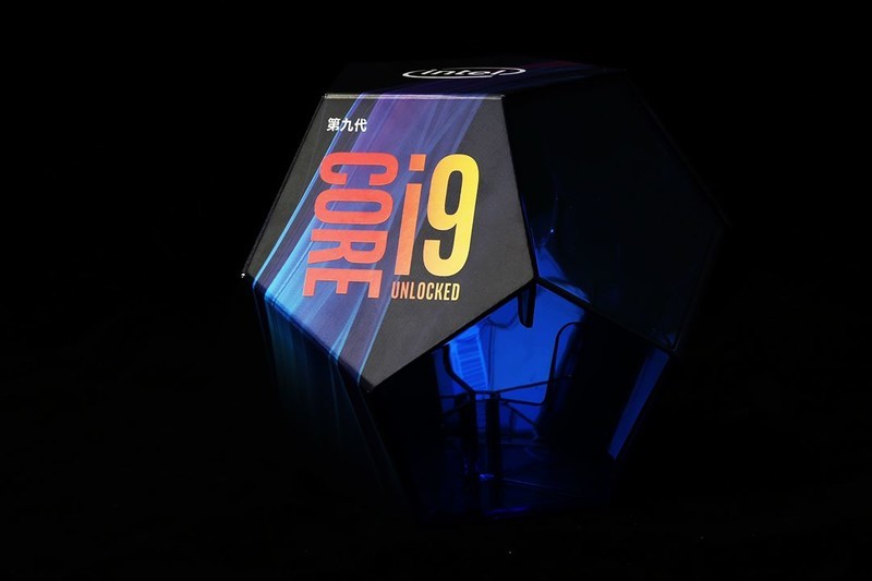 预算2万 9900K加2080显卡配安钛克冰钻机箱打造RGB信仰主机