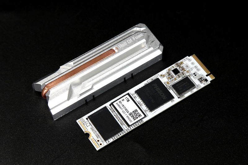 预算2万 9900K加2080显卡配安钛克冰钻机箱打造RGB信仰主机