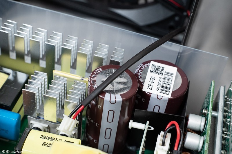 全日系电容/12年保修——售价1449元的海韵旗舰钛金PRIME ULTRA 750W电源拆给你看