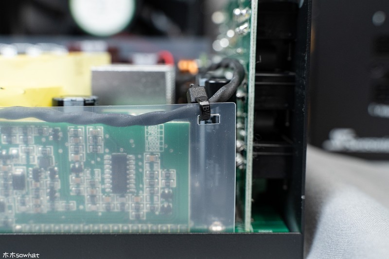 全日系电容/12年保修——售价1449元的海韵旗舰钛金PRIME ULTRA 750W电源拆给你看