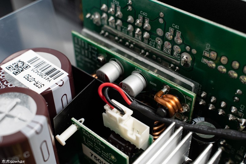 全日系电容/12年保修——售价1449元的海韵旗舰钛金PRIME ULTRA 750W电源拆给你看