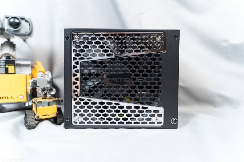 全日系电容/12年保修——售价1449元的海韵旗舰钛金PRIME ULTRA 750W电源拆给你看