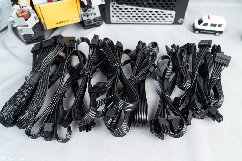 全日系电容/12年保修——售价1449元的海韵旗舰钛金PRIME ULTRA 750W电源拆给你看