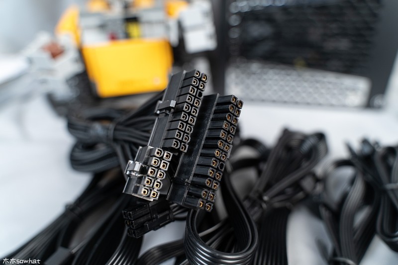 全日系电容/12年保修——售价1449元的海韵旗舰钛金PRIME ULTRA 750W电源拆给你看