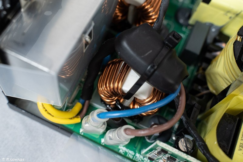 全日系电容/12年保修——售价1449元的海韵旗舰钛金PRIME ULTRA 750W电源拆给你看