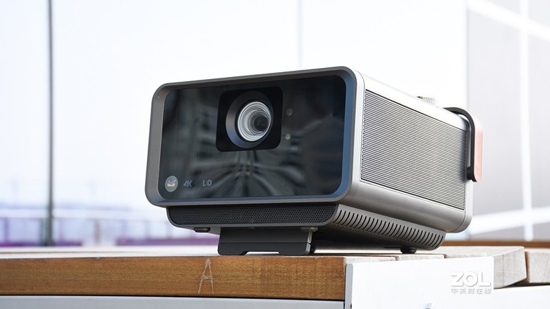 追求品质感的观影体验 优派X10-4K家用投影仪