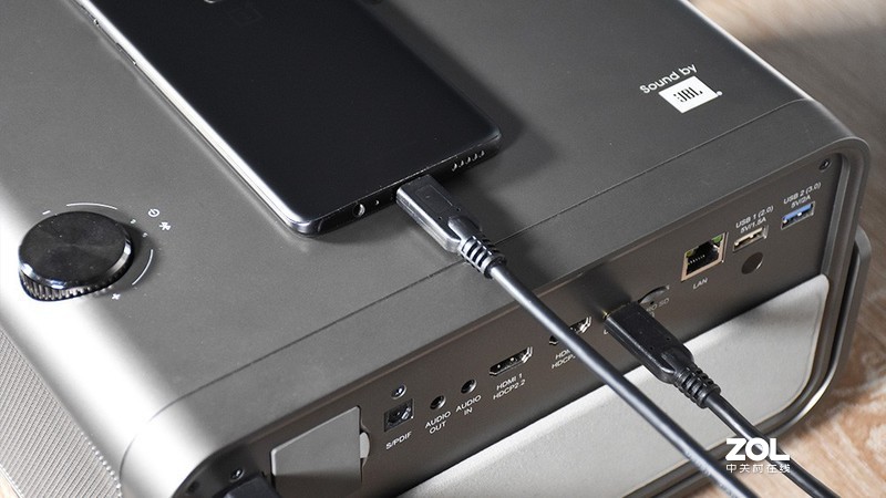 追求品质感的观影体验 优派X10-4K家用投影仪