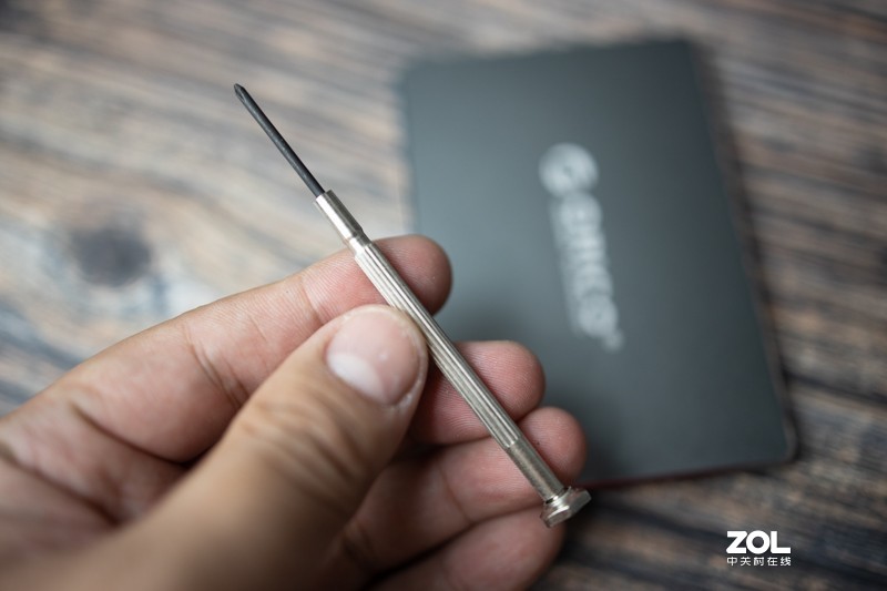 我用398元组了个移动固态硬盘！体验ORICO 迅龙战甲固态硬盘套装