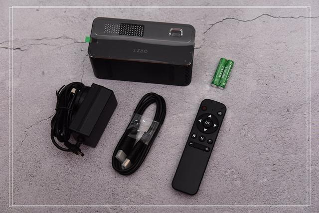 #投影仪# 口袋里的投影仪—随时随地的电影院京造微型投影仪HDP200