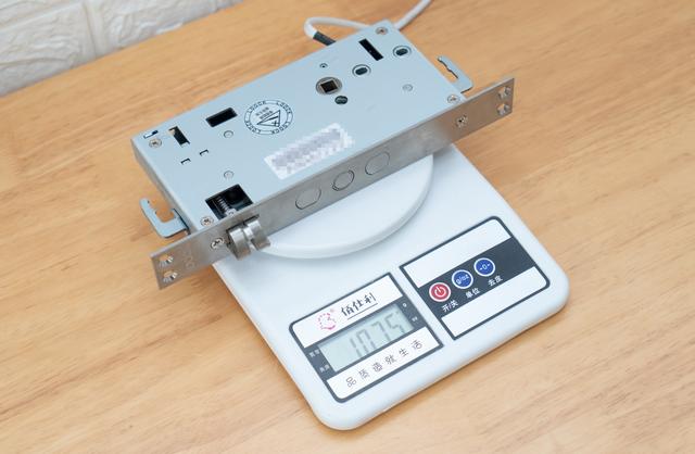 智能指纹锁真的好用么？再也不用担心锁门外