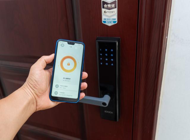 智能指纹锁真的好用么？再也不用担心锁门外