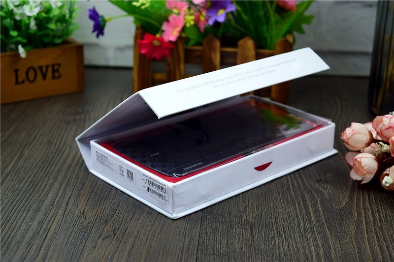 自带三线输出，从此充电不用线：iWALK魔蝎12000X移动电源评测!