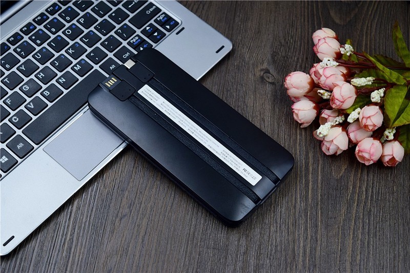 自带三线输出，从此充电不用线：iWALK魔蝎12000X移动电源评测!