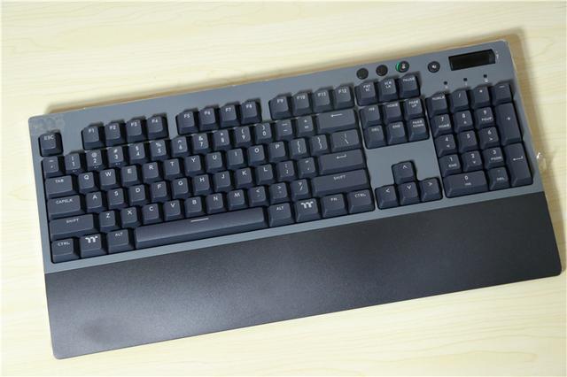 多模可选一键切换，无线键盘也很硬核！TT飞行家G821体验