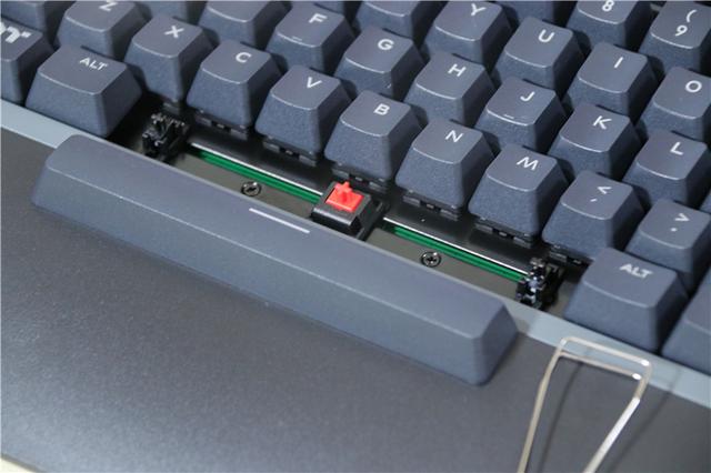 多模可选一键切换，无线键盘也很硬核！TT飞行家G821体验