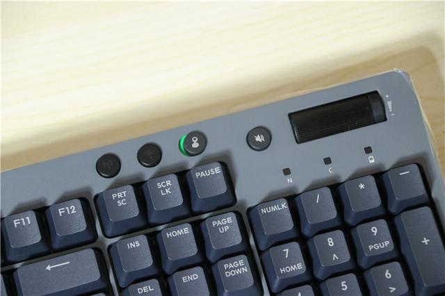 多模可选一键切换，无线键盘也很硬核！TT飞行家G821体验