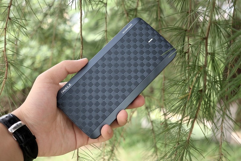 用的人都竖大拇指——iWALK-魔蝎12000X移动电源
