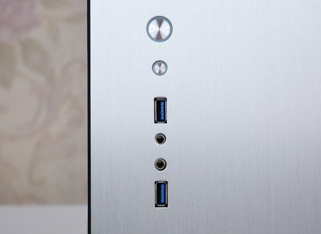 OMG！我的显卡终于站起来了！乔思伯U5S机箱 装机体验