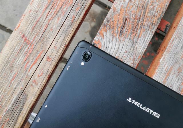 10.1英寸双屏交互，4G全网通加超长续航：台电T30平板体验