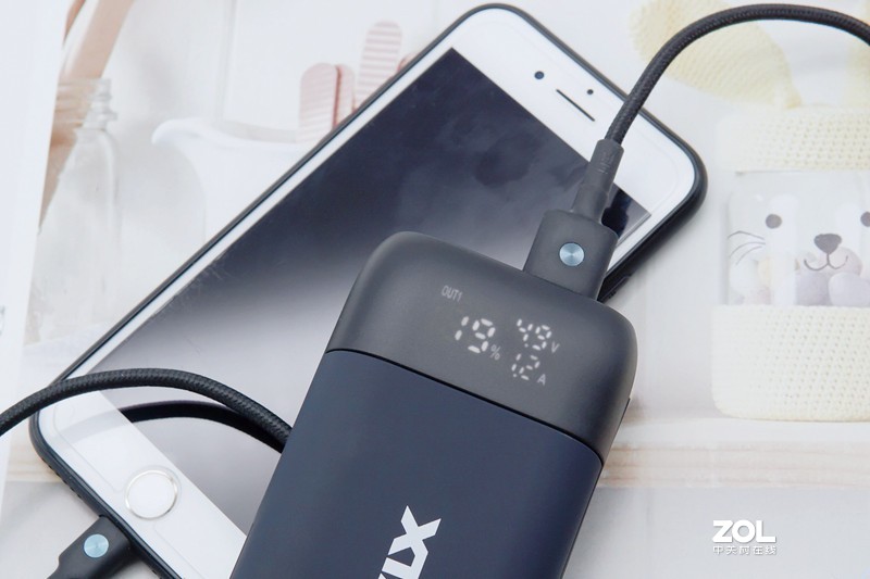 双向双快充XTAR爱克斯达PB2S 充电宝体验