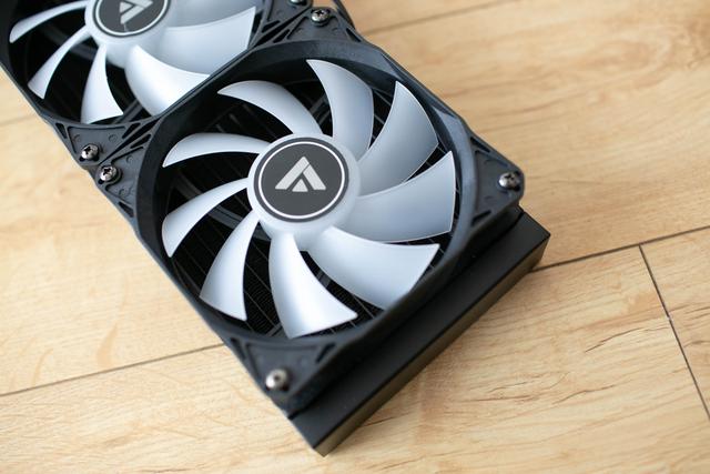 低调奢华系列，性能颜值均好于预期，BARROW 炫影360水冷体验