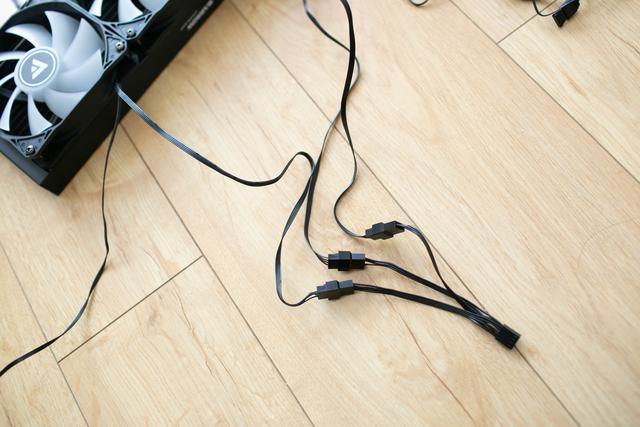 低调奢华系列，性能颜值均好于预期，BARROW 炫影360水冷体验