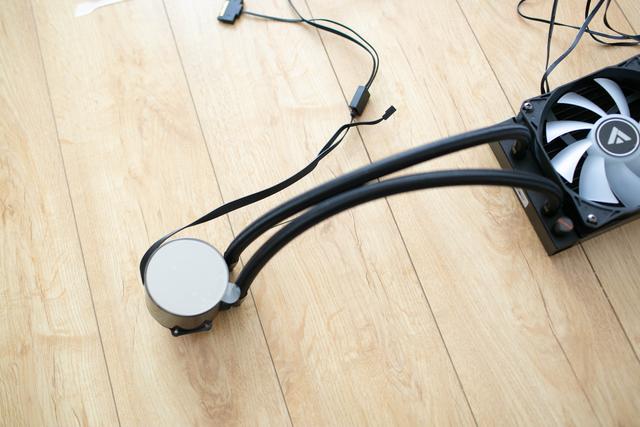 低调奢华系列，性能颜值均好于预期，BARROW 炫影360水冷体验