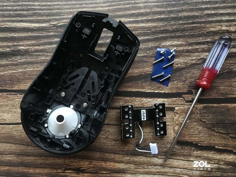 极限之轻：科学减重雷蛇Raver Viper毒蝰鼠标测评与拆解