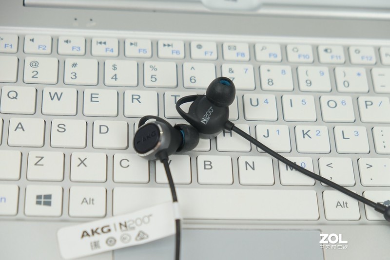 上手体验AKG N200nc入耳式蓝牙耳机：自适应自动降噪，真正好音质