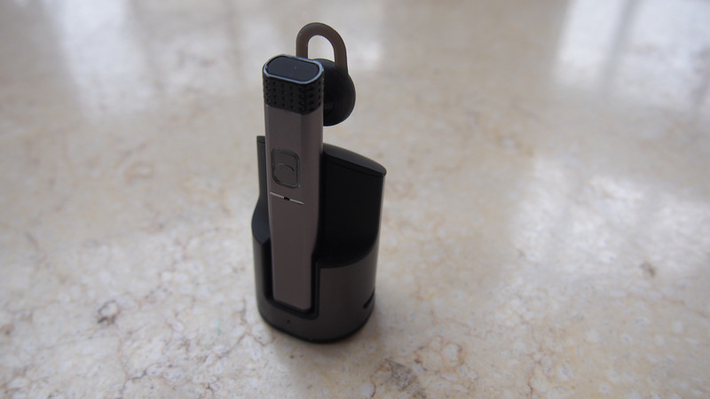 【Lindero Lind-S8车载蓝牙耳机 试用二】耳机+底座 车载蓝牙耳机新主张