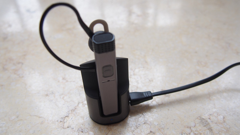 【Lindero Lind-S8车载蓝牙耳机 试用二】耳机+底座 车载蓝牙耳机新主张